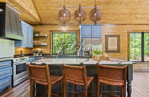 Broken Bow Cabin | 3 Cabins | Pickleball | Heated & Chilled Pools!