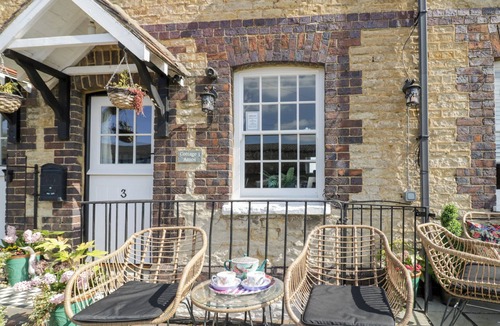 Stoke Bruerne Cottage | 3 Canalside Cottages