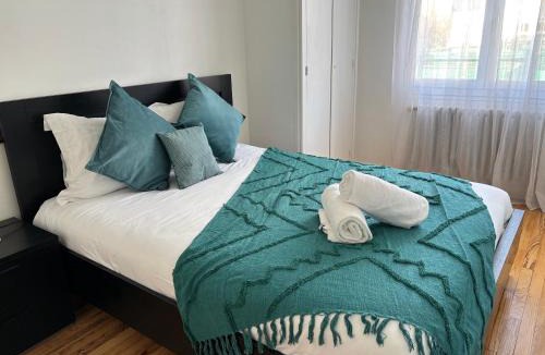 Leon Blum - Bon Coin Apartment | 3 chambres , bureau lumineux , parking , proche métro Lyon