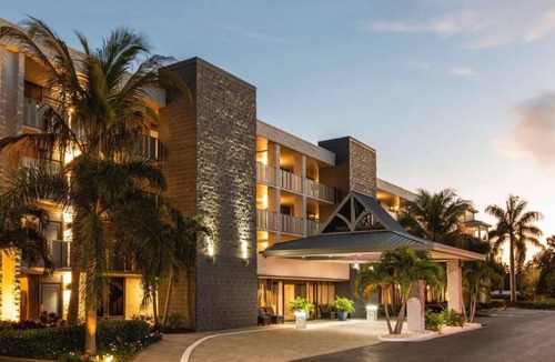 Sarasota Hotel | 3 Comfortable Rooms Perfect for Beach Getaways – Free Shuttle & Breakfast