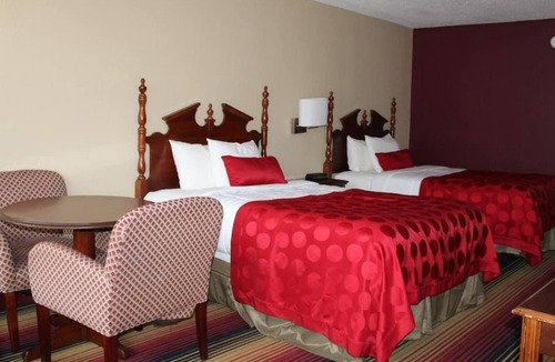 Perry House | 3 Comfy Units for Group Travel, Parking