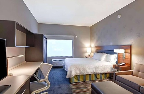 Miramar Hotel | 3 Convenient Studios | Pool, Kitchen, Pet-Friendly | Near Miami & Hard Rock