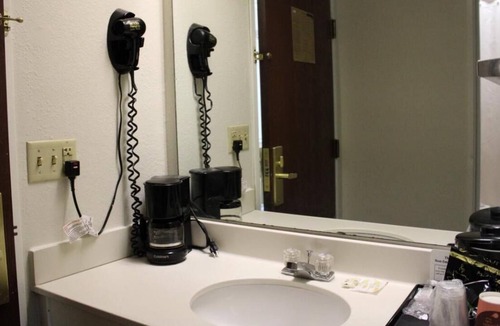 Mount Vernon House | 3 Convenient Units for Business Travel! Business Center, Free Parking
