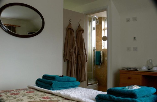 Holt Bed & Breakfast | 3 Corners B&B