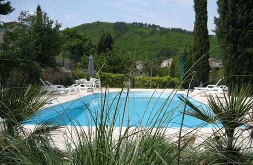 Courry House | 3 cottages around a swimming pool in a small village.