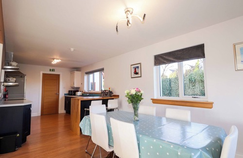Aviemore Cottage | 3 CROFTSIDE, pet friendly, with open fire in Aviemore