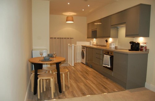 Salisbury Apartment | 3 Endless Street