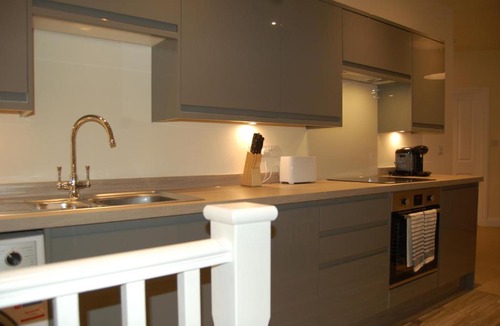 Salisbury Apartment | 3 Endless Street