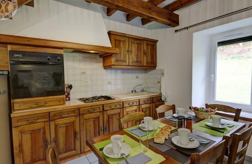 Apinac Cottage | 3 Épis Cottage for 4, Nature & Pets Welcome