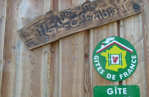 Theus Ski Chalet | 3 epis lodging in Theus. Renovated farmhouse, heart of Serre-Ponçon Country