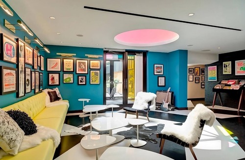 West Fens Hotel | 3 Family-friendly Units Close to Franklin Park Zoo! Valet Parking, Pets Alowed!