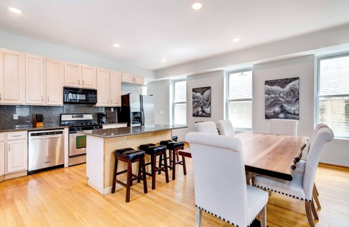 Pulaski Park Apartment | 3 Flat Building Downtown - With Private Patios