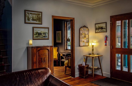 Packwood Apartment | #3 Glacier Lake Trail Shared Bath- Adults Only