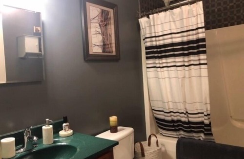Milford Bed & Breakfast | 3 guestrooms with attached and shared bath