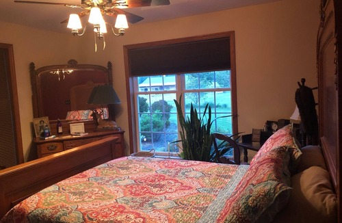 Milford Bed & Breakfast | 3 guestrooms with attached and shared bath