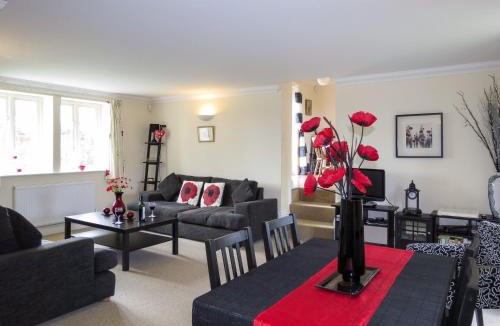 Saxmundham House | 3 Hazlewood