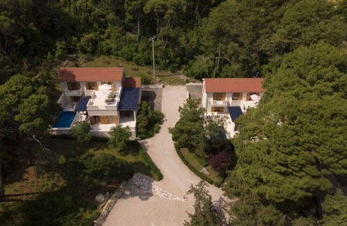 Rogac House | 3 HIGHCLASS VILLAS on the SEA, 3x POOL & BEACH & BIKES & KAYAKS & PRESENTS
