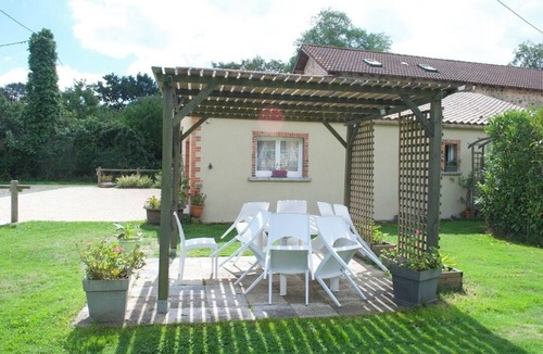La Boissiere-des-Landes Cottage | 3* house between sea and countryside with jacuzzi and 18 kms beach