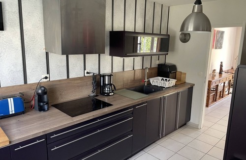 Port-en-Bessin-Huppain House | 3★ house 80 m from Omaha Beach Golf Course, enclosed garden and quiet location