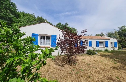 Saint-Jean-de-Monts House | 3* House with Private Pool and Wi-Fi in Saint-Jean-de-Monts