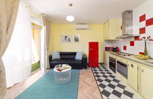 Villejuif Apartment | 3 Independent Apartments with Balcony – Line 7