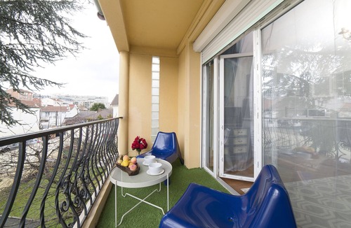 Villejuif Apartment | 3 Independent Apartments with Balcony – Line 7