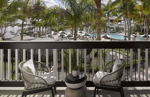 Hunt Club Hotel | 3 Inviting Golfside Rooms Near Beautiful Beaches and Dining