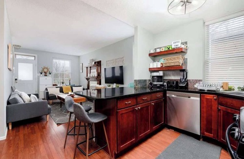 Lafayette Square Condo | 3 King Beds/Charm in Historic STL by StayStlouis