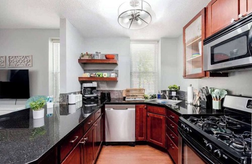 Lafayette Square Condo | 3 King Beds/Charm in Historic STL by StayStlouis