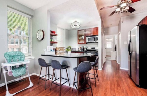 Lafayette Square Condo | 3 King Beds/Charm in Historic STL by StayStlouis
