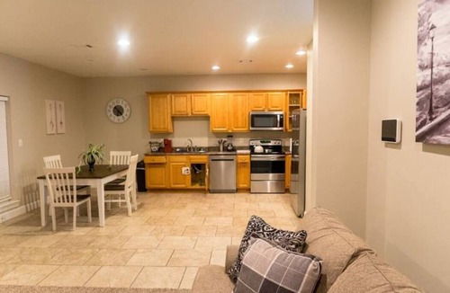 Kreole Apartment | 3 King Beds, Full Kitchen, W/D, Feels Like Home