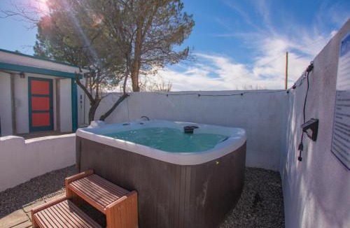 North Valley House | 3 King Beds Hot Tub Arcades 5 Baths