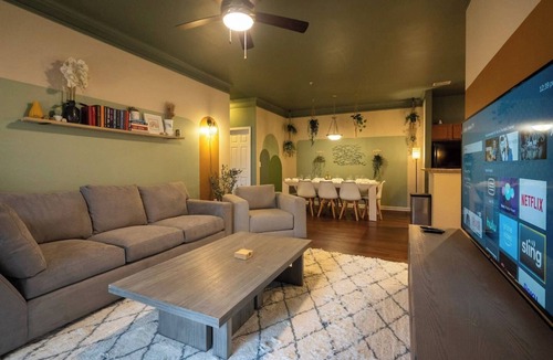 Arcadia Apartment | 3 King Beds, Perfect for Long Stays