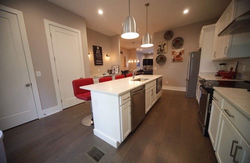 Historic Waverly House | 3 Kings 4 Baths Best Walkability! Best Restaurants! 8S 12 South Nashville Tn. US