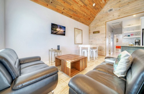 Flour Bluff House | 3 Laguna Madre Homes Pool + Bay Access | Sleeps 21 | Laguna Village Collection