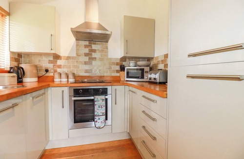 Looe Cottage | 3 Lake View