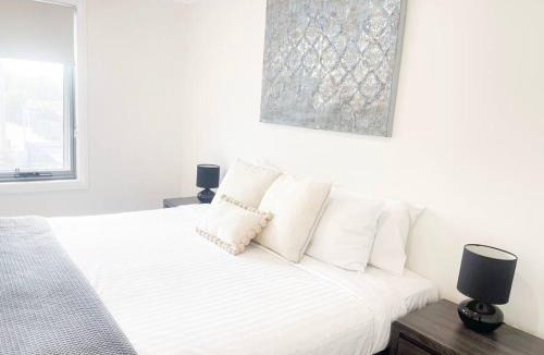 Wagga Wagga Apartment | 3 Lampe in the CBD