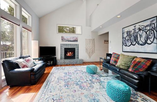 Sunriver House | 3 Lark Lane - Meredith Lodging