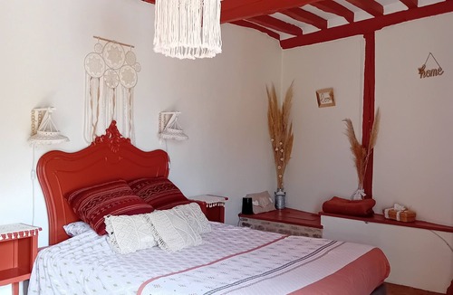 Ryes Bed & Breakfast | 3 "Le Chant Des Oiseaux" guest rooms 5 minutes from beaches and historic sites