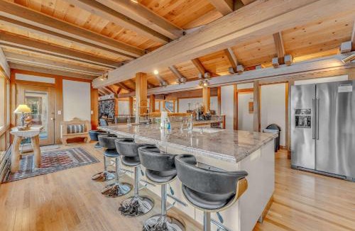 Lake Forest House | 3-Level Getaway Minutes from Lake Tahoe