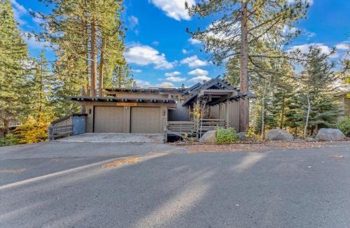Lake Forest House | 3-Level Getaway Minutes from Lake Tahoe
