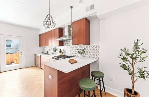 Jersey City House | 3 LEVEL LUX Townhome! Near MetLife NYC EWR PATH, 4Bed/3Bath!