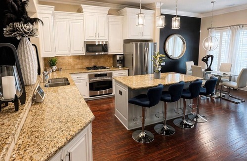 Legacy Town Center North House | 3 Level Stylish Townhome, Sleeps 6, Great Location