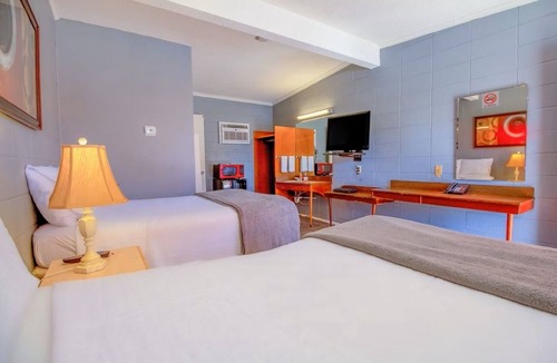 Wheeler Hotel | 3 Lodgings for Group-Stay near Britt Park Trails + Complimentary Free Parking