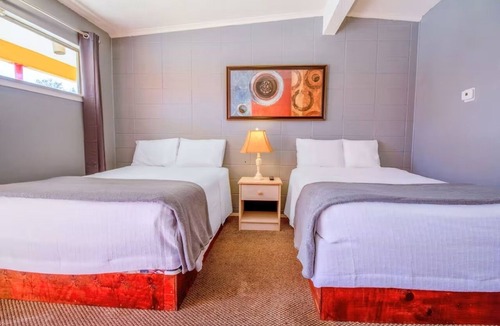 Wheeler Hotel | 3 Lodgings for Group-Stay near Britt Park Trails + Complimentary Free Parking