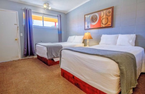 Wheeler Hotel | 3 Lodgings for Group-Stay near Britt Park Trails + Complimentary Free Parking