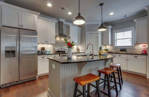 Edgehill House | 3 Luxury Belmont Homes Near Vandy w/11 King Beds | 6 Living Rooms & Workspaces | Sleep 34 in Walkable Location to 12 South, Edgehill & Hillsboro Village | Ideal for Groups, Families & Gatherings | 24/7 Hospitality