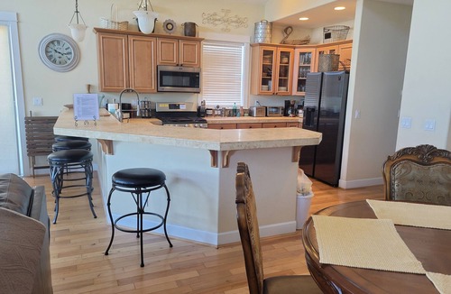 Oceanside Villa | 3 Master Suites, Spa, Pool table, Game room, views