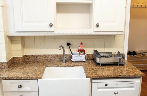 Downham Apartment | 3 Merlin Gardens Modern 2 Bed Bromley House