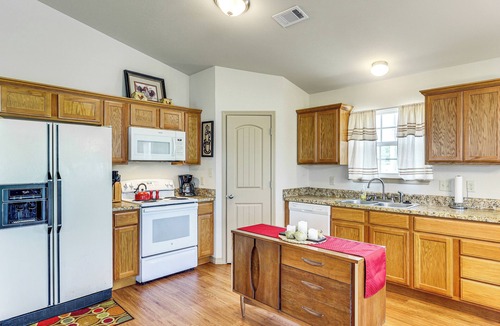 Fort Coffee House | 3 Mi to Arkansas River: Rural Family Home w/Yard